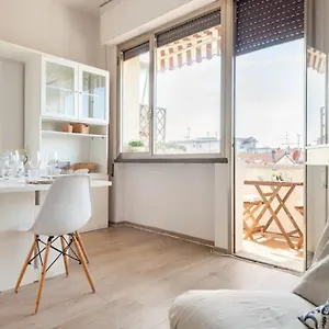 Seaside Private Parking And Near The Viareggio